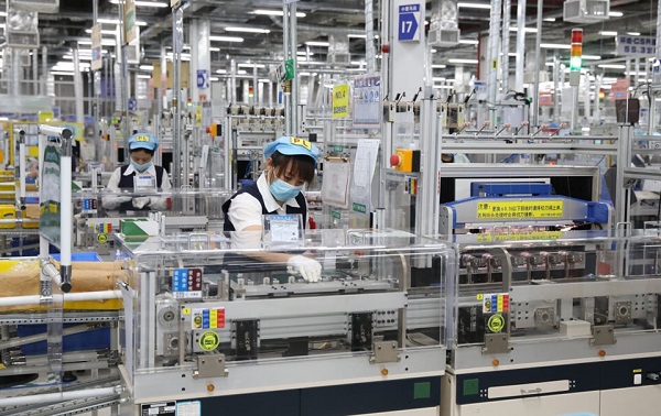 China's factory activity shranks as Covid disruptions spread