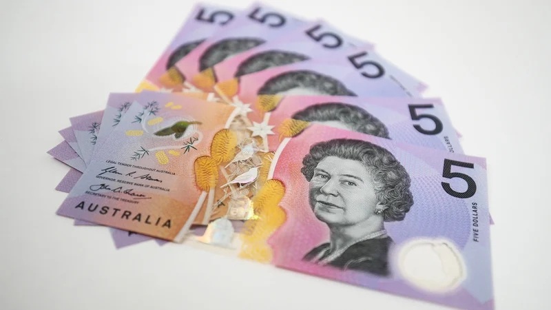 Australia to erase British monarch from banknotes