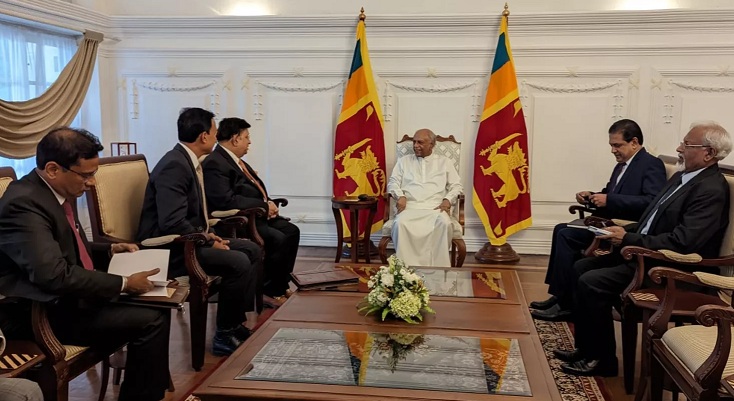 Foreign Minister Dr AK Abdul Momen, now in Colombo, met Prime Minister of Sri Lanka Dinesh Gunawardena and discussed issues of mutual interest.