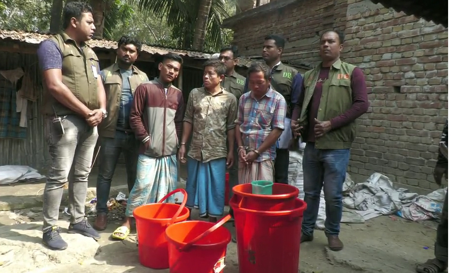 3 held for selling adulterated honey in Jhenaidah