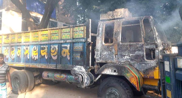 Rod-laden truck set on fire in Gazipur, driver burnt
