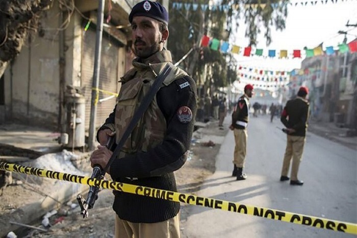 8 killed, 15 hurt after gunmen attack in bus in northern Pakistan 