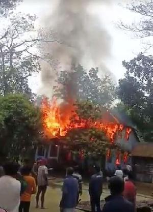 Woman burnt to death in Gopalganj